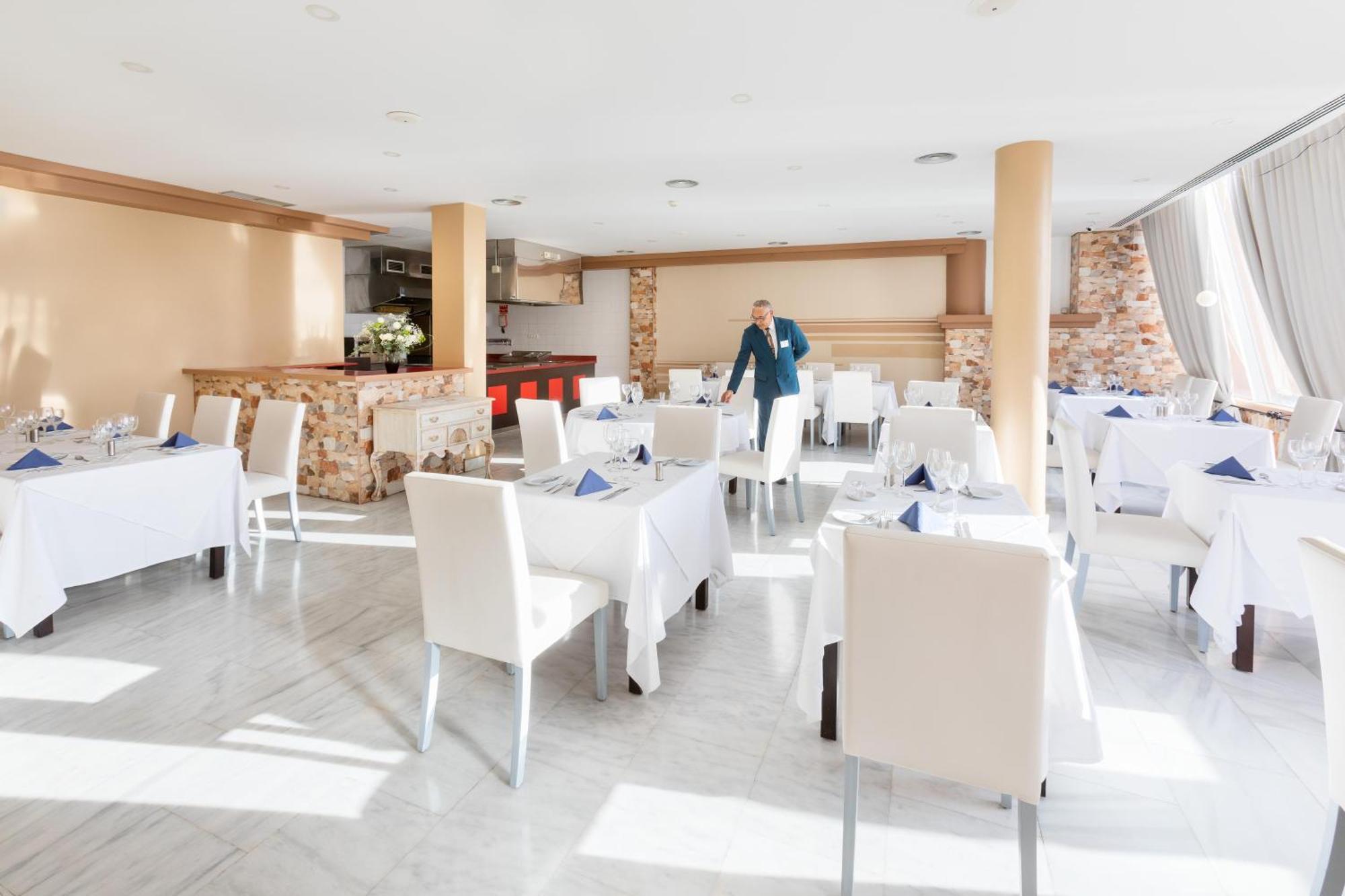 Chatur Playa Real Hotel 4*